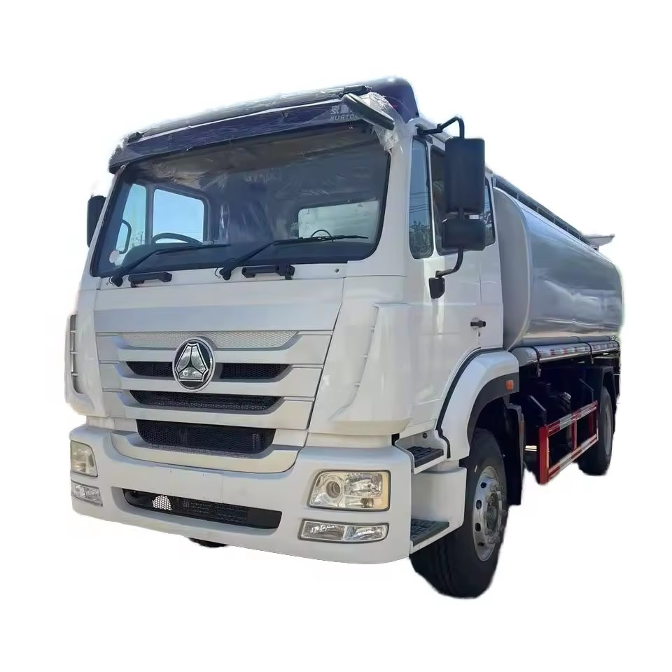 Sinotruk HOWO 220 HP Truk Tanker Minyak 15m3
