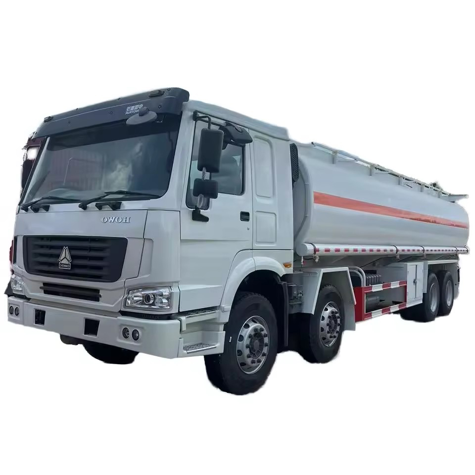 SINOTRUK HOWO 8x4 Trak Tanker Bahan Bakar - Pengangkutan Minyak & Pembekalan Bahan Bakar 35T