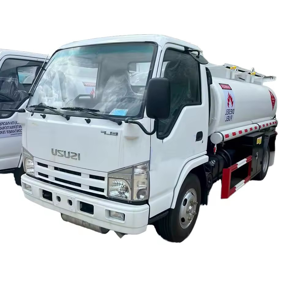 ISUZU5m&sup3; 4x4 Fuel Tanker Truck  Kendaraan Pengangkutan Minyak Semua Tanah