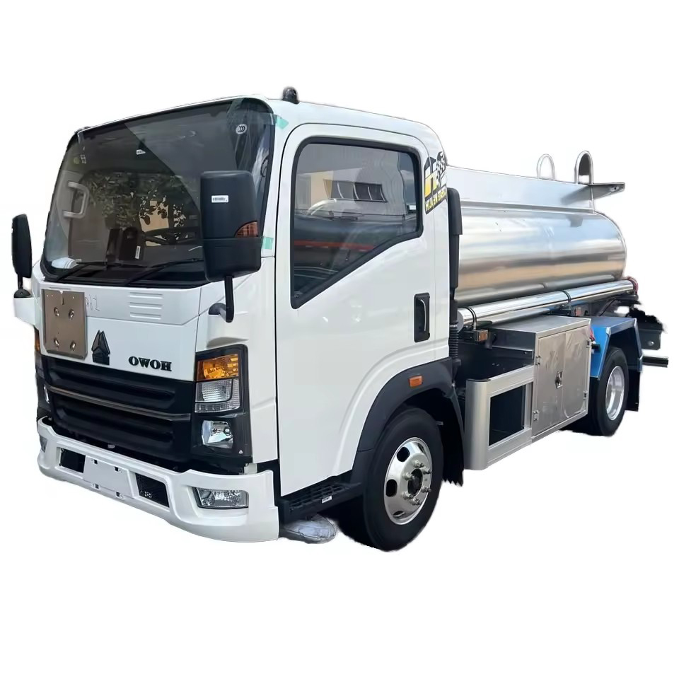 HOWO 5000L Aluminium Alloy Fuel Tank Truck, Pengangkut Minyak Diesel 4x2