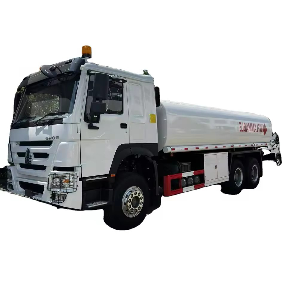 SINOTRUK HOWO 6x4 RHD Tanker Bahan Bakar Diesel