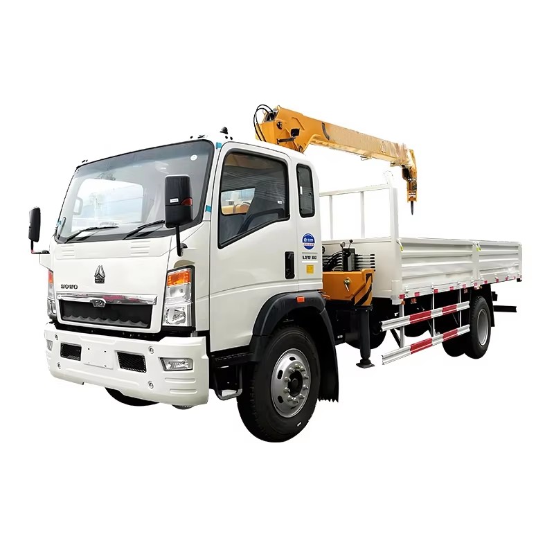 Sinotruk Howo Boom Crane Truck 5 Ton Truck Mounted Crane Untuk Mengangkat Berat Badan