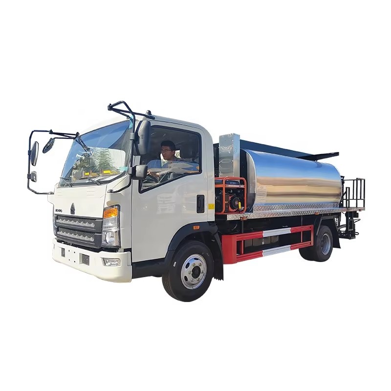 Howo 8 CBM Asphalt Pengedar Truk Jalan Paving Machinery Bitumen Sprayer Truk Untuk Dijual