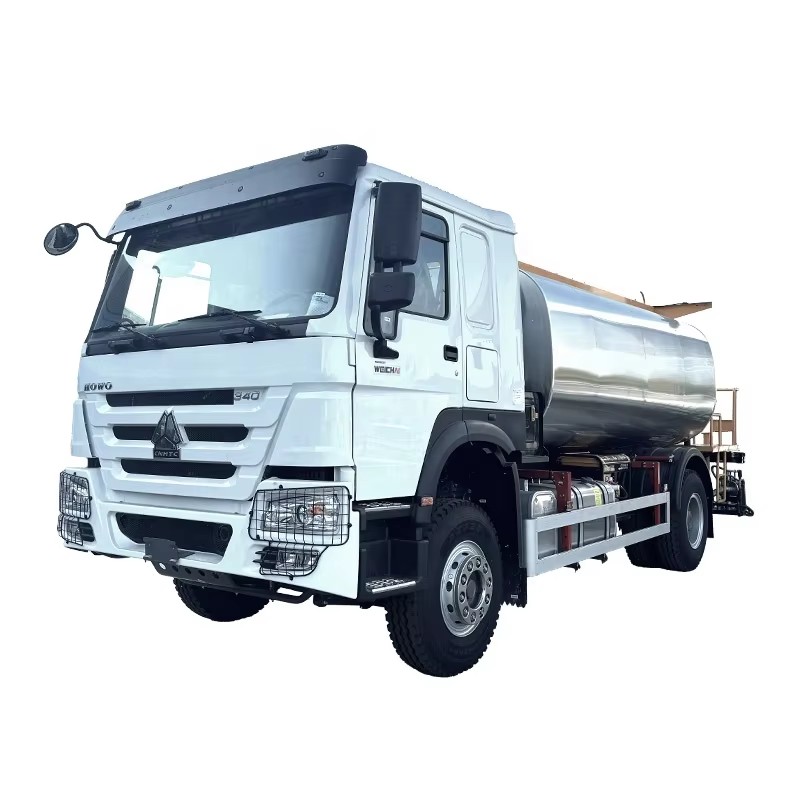 Eksport Panas Howo Road Paving Machinery 340HP 8CBM Asphalt Bitumen Pengedar Truk Untuk Pembinaan Ja
