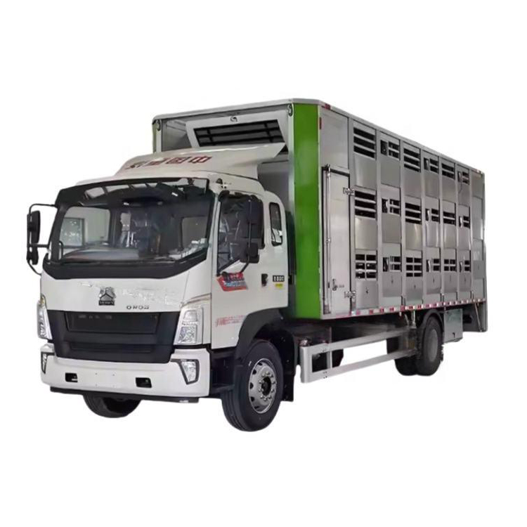 HOWO 4 * 2 4 * 4 Lori Pengangkut Ayam Ladang 6.8 M Lori Pemindahan Babi Sapi Haiwan Badan Ternakan T